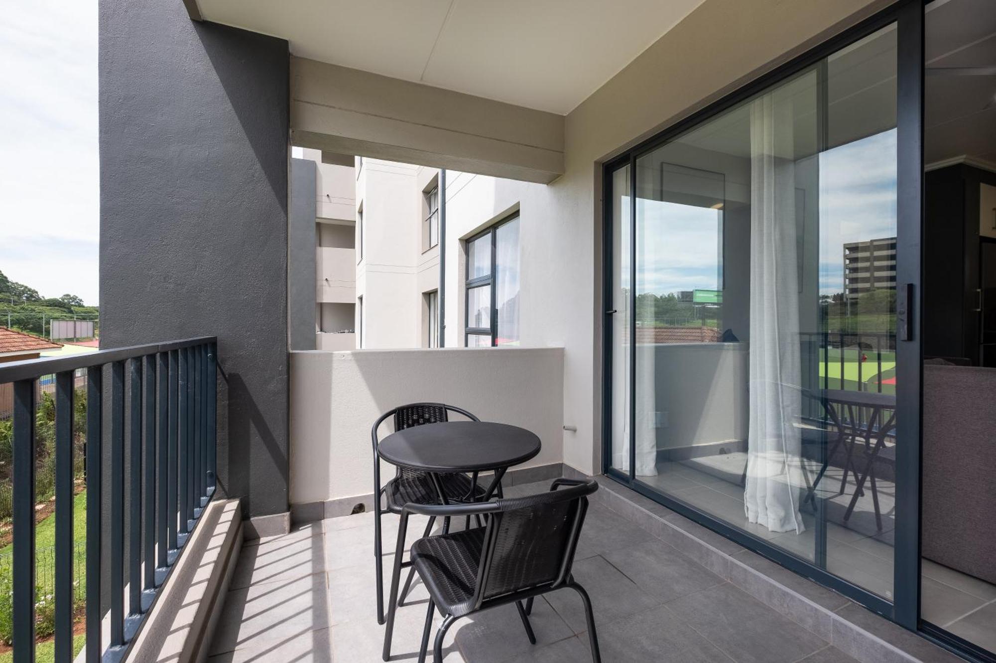Ballito Village Luxury Apartments Esterno foto