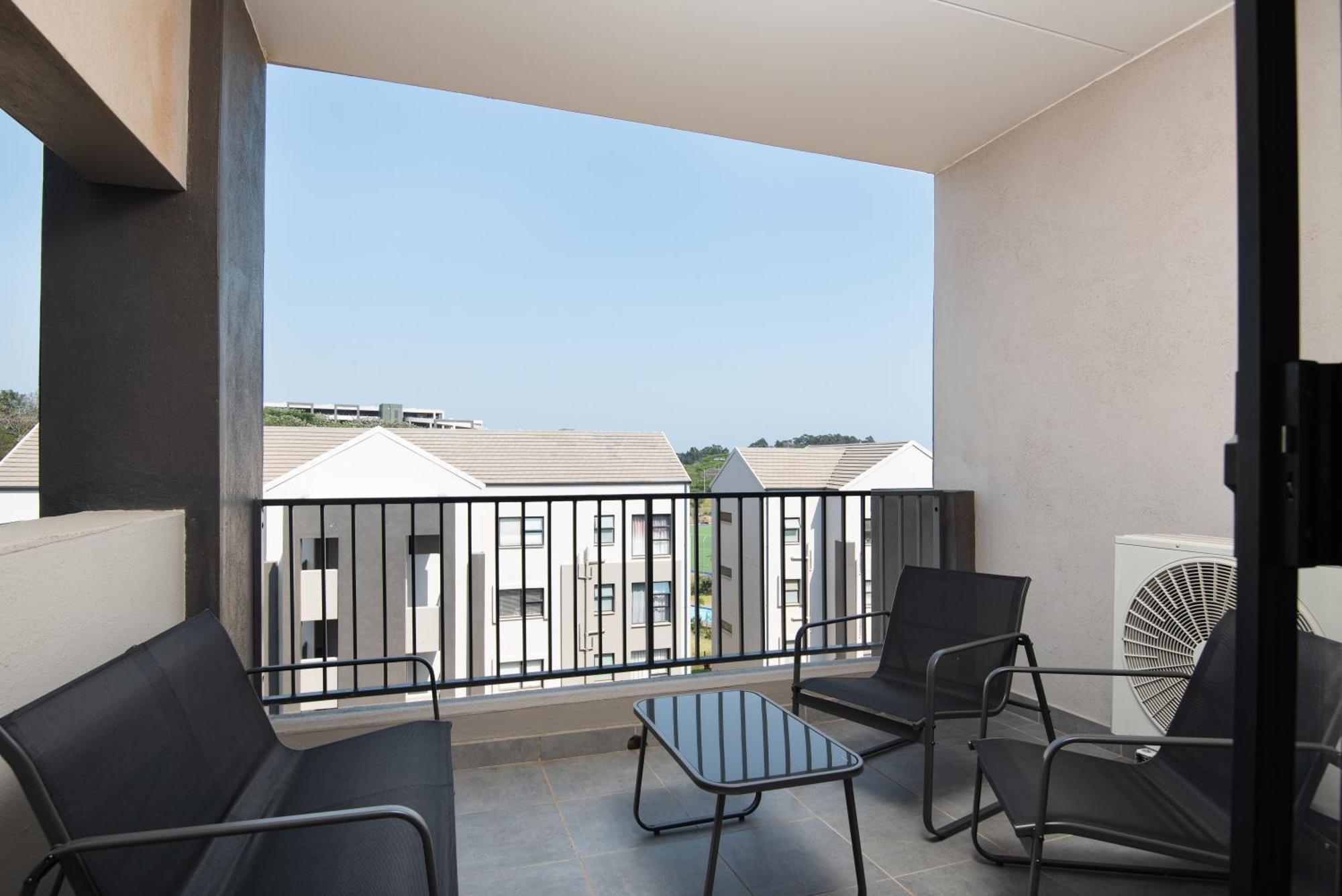 Ballito Village Luxury Apartments Esterno foto