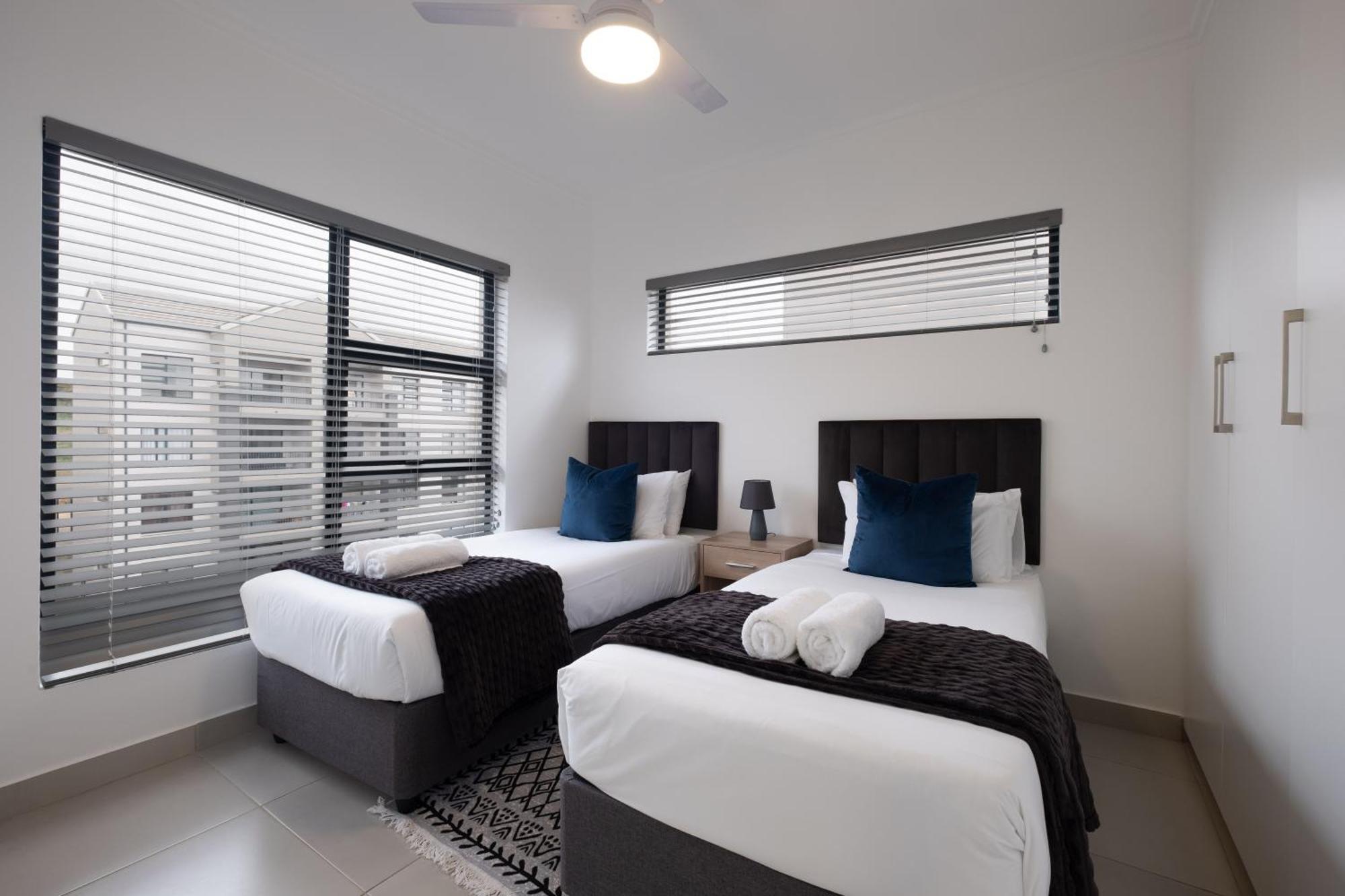 Ballito Village Luxury Apartments Esterno foto