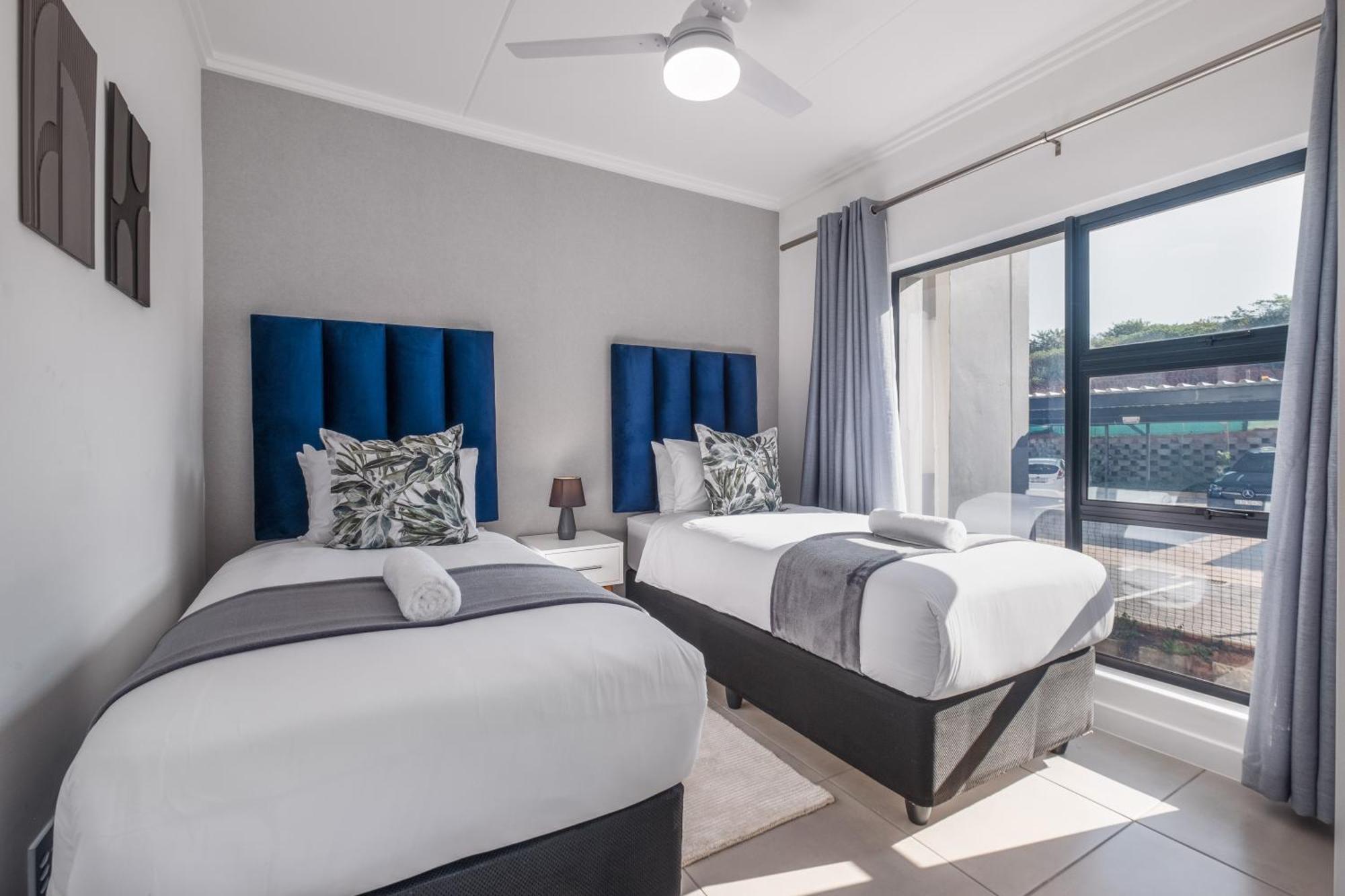 Ballito Village Luxury Apartments Esterno foto